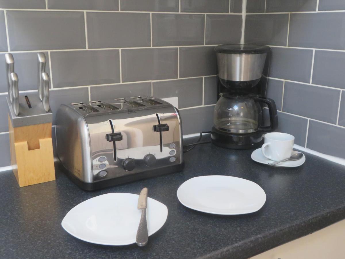 Entire 2 Bed Ground Floor Apartment Central But Quiet Newmarket  Dış mekan fotoğraf