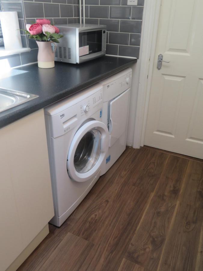 Entire 2 Bed Ground Floor Apartment Central But Quiet Newmarket  Dış mekan fotoğraf