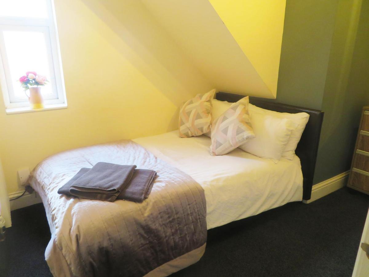 Entire 2 Bed Ground Floor Apartment Central But Quiet Newmarket  Dış mekan fotoğraf
