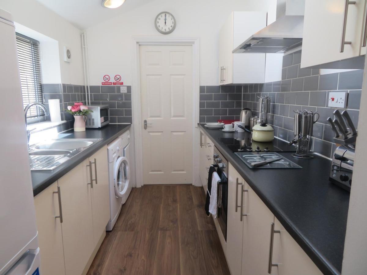 Entire 2 Bed Ground Floor Apartment Central But Quiet Newmarket  Dış mekan fotoğraf